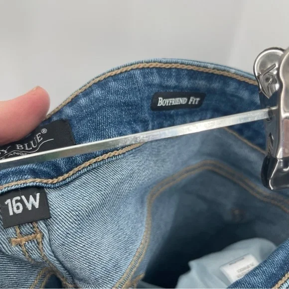 JUDY BLUE BOYFRIEND FIT MEDIUM WASH DENIM JEANS Distressed WOMENS SIZE 16W - Picture 6 of 10